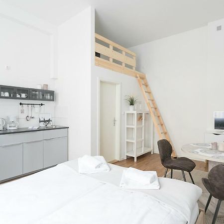 Studio Apartment For 3 Berlin Exterior photo