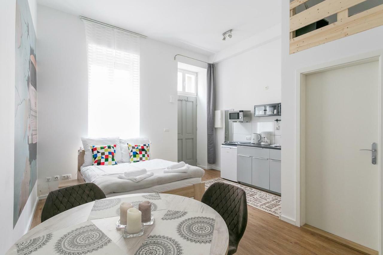 Studio Apartment For 3 Berlin Exterior photo